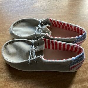 Women’s Canvas Shoes with Striped Lining size 7